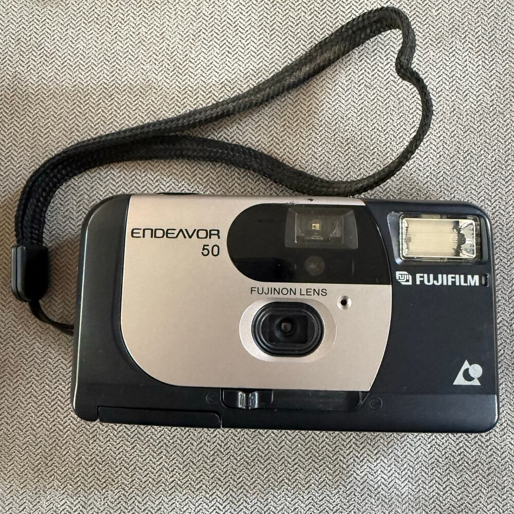 Fujifilm Endeavor 50 APS Film Point & Shoot Camera w/ Case Tested No Film